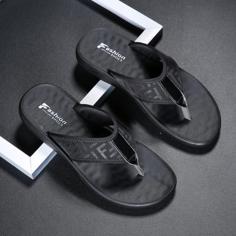 2024 Nye Sommertøfler Herresandaler Flip Flops Kjører Dobbelbruk Sklisikre Sandaler Med Myke Såler Tøfler Sko