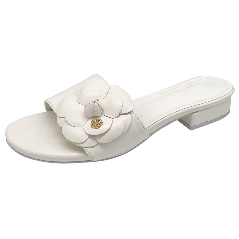 2024 New Camellia Slippers Flat One Word Sandaler For Kvinner Mote Strand Med Flate Hæler Tøfler Sko