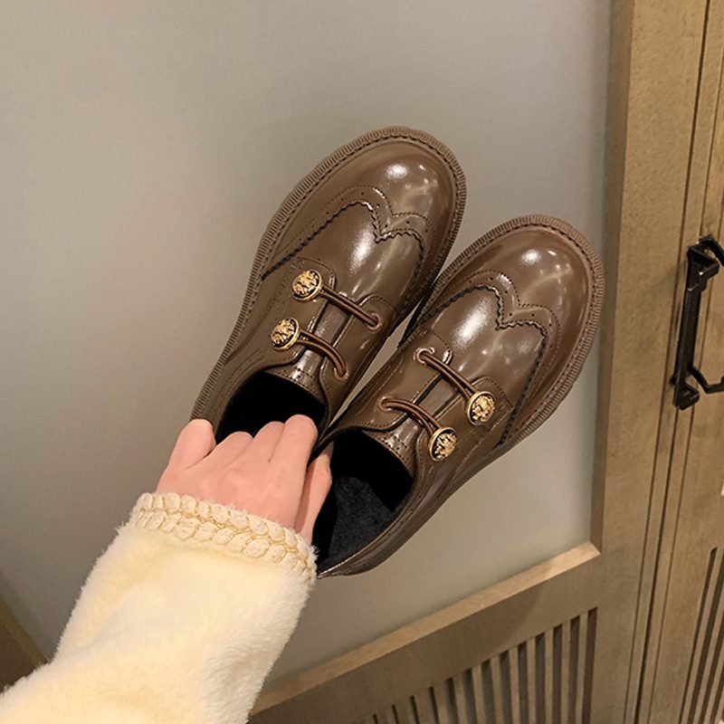 Brogue Sko Retro Carved Loafers Kvinner Metall Rund Tå Tykk Såle Kjole Sko Mote Flate Sko