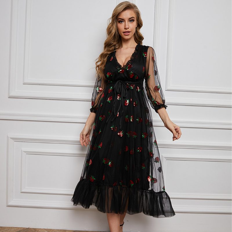 Black Strawberry Mesh Dress Paljetter Brodert Ruffles Stitching