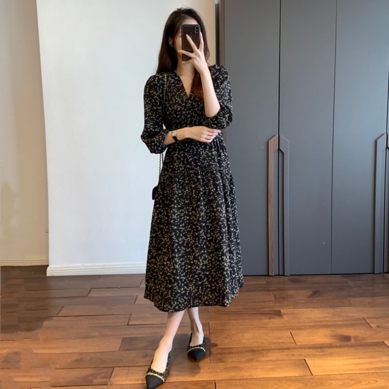 Hvit Floral V-hals Puff Sleeve Dress