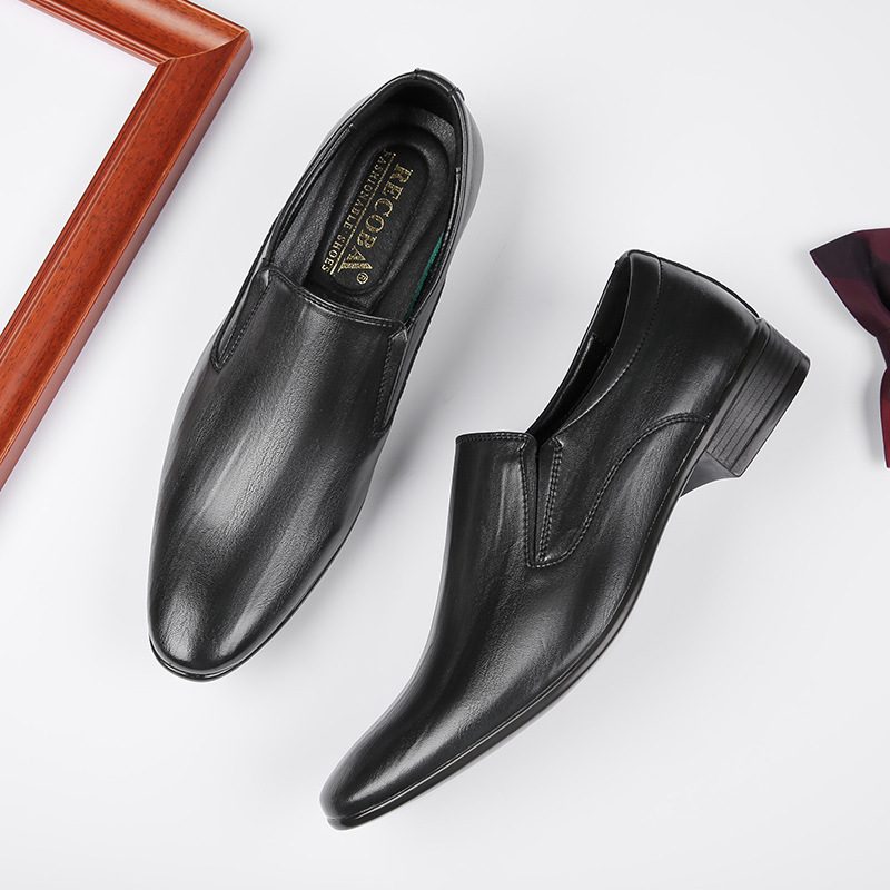 2024 Nye Uformelle Slip-on Business Formell Kjole Sko Mannlig Gentleman Loafers Pustende Tidevann