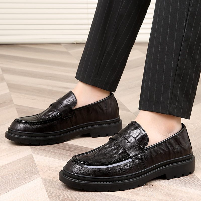 2024 Våren Herresko Pustende Slip-on Loafers I Skinn Tykksålede Business Menn Fritidsklær Sko Trendy Flate Sko