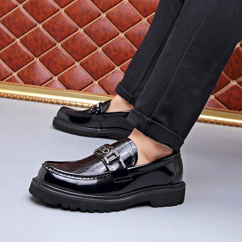 Svarte Kjolesko Herre 2024 Sommer Nye Horsebit Spenne Flate Sko Slip-on Loafers