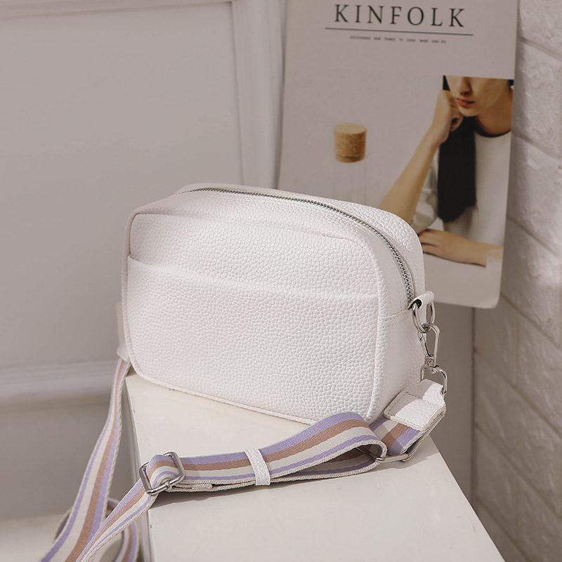 Trendy Kvinner 2024 Ny Ensfarget Pu Messenger Bag Dame Liten Veske Skulder Bag Firkantet