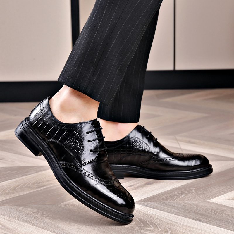 2024 Nye Klassiske Brogue-sko Utskårne Herresko Formelle Klær Menns Business Casual Black Cow Sko