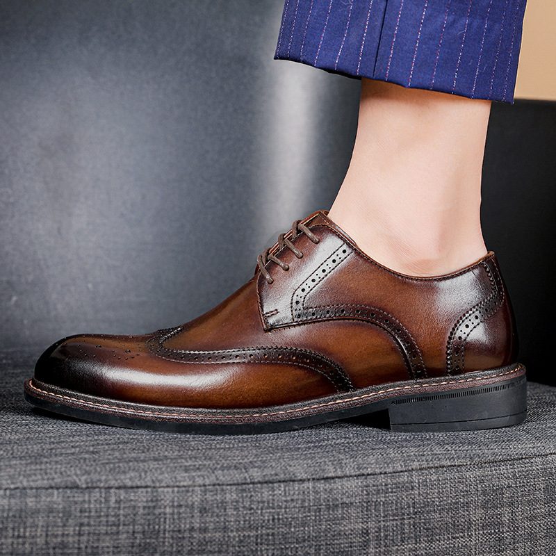 Våren Nye Menns Kjole Sko Skinn Business Casual Myke Såler Menn Dress Sko Håndlagde Brogue Sko Bryllup Sko