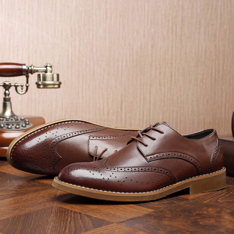 Kjede Nye Utskåret Kjole Sko Trendy Brogue Sko Business Casual Retro Herresko