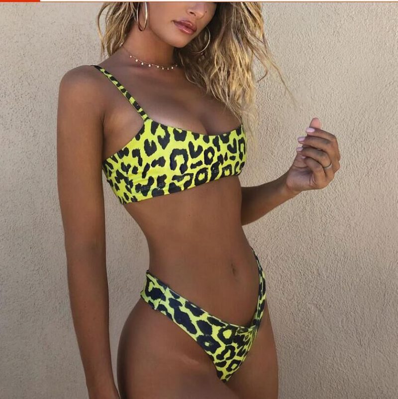 Sexy Leopard Bikini Badetøy Stock Rett Hår